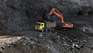 शेखपुरा में अवैध खनन के दौरान पहाड़ धंसा, कई मजदूरों के मलबे में दबे होने की आशंका