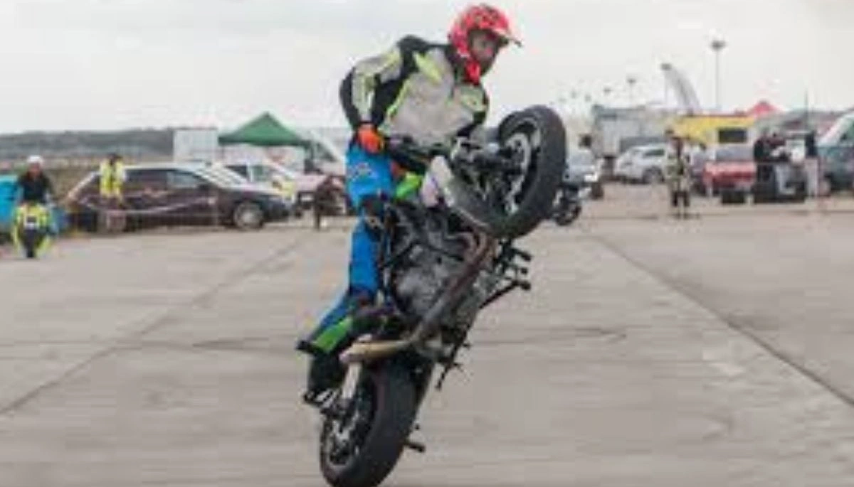 लहेरिया कट मारने के प्रयास में दो बाइक सवारों की जान गई, दो अन्य गंभीर रूप से घायल