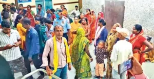 मुजफ्फरपुर में बाढ़ का कहर: खेसारी लाल यादव का राहत अभियान सबको कर देगा भावुक 4 डॉक्टर के सामने गिड़गिड़ाते रहे परिजन, गर्भवती की मौत के बाद अस्पताल में मचा हंगामा