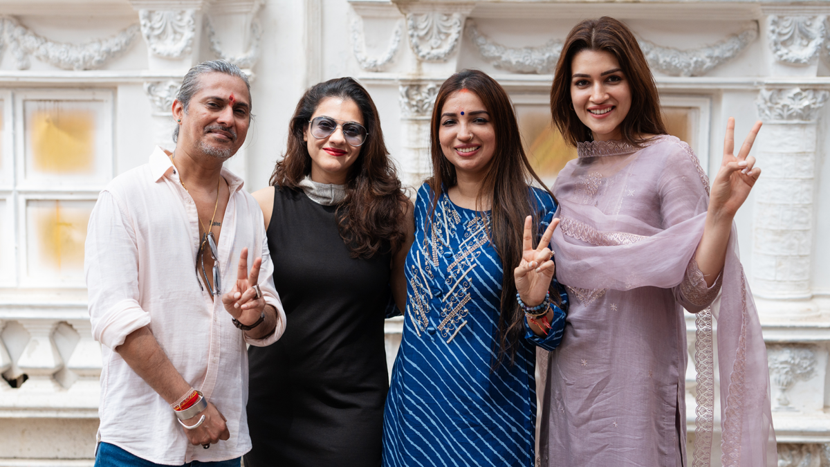 Do Patti Review: ‘सीता और गीता’ की कहानी का नया संस्करण, काजोल के कमजोर संवाद और कृति सेनन की औसत एक्टिंग 3 image 1