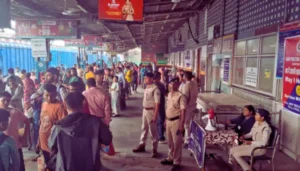 शिल्पा शेट्टी पर आया बड़ा संकट: मुजफ्फरपुर में दर्ज हुआ परिवाद 2 मुजफ्फरपुर जंक्शन पर छठ पूजा के बाद उमड़ी भारी भीड़, जानें कैसे रेल पुलिस कर रही है यात्रियों की सुरक्षा