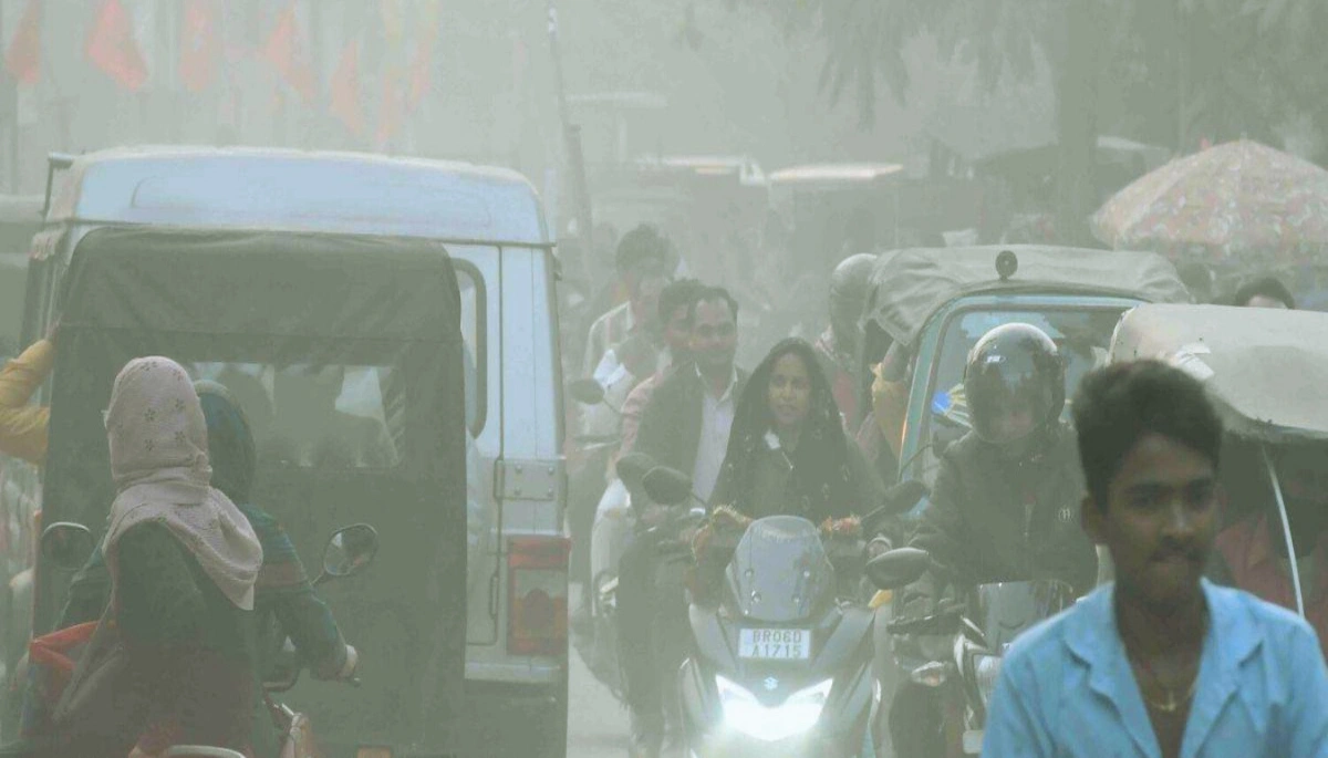 मुजफ्फरपुर में सांस लेना भी मुश्किल! प्रदूषण के अलर्ट जोन में पहुंचते ही बिगड़े हालात 1 मुजफ्फरपुर में सांस लेना भी मुश्किल! प्रदूषण के अलर्ट जोन में पहुंचते ही बिगड़े हालात