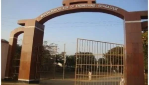 Clash Between Students And Police At Bhagalpur Engineering College, 400 Students Booked.