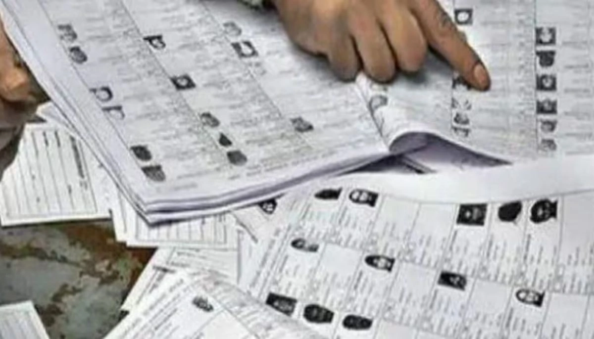 In the PACS election of Saraya Gopal Panchayat, East Champaran, nearly 1,000 voters' names were allegedly removed from the voter list, with claims that relatives of the PACS president were added instead.