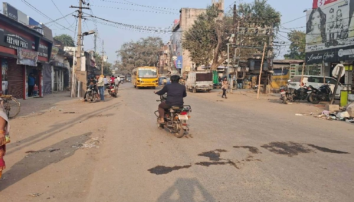 Proposed widening of Pali Road and Canal Road in Dehri city, Rohtas district, Bihar, including the construction of dividers and drainage systems.