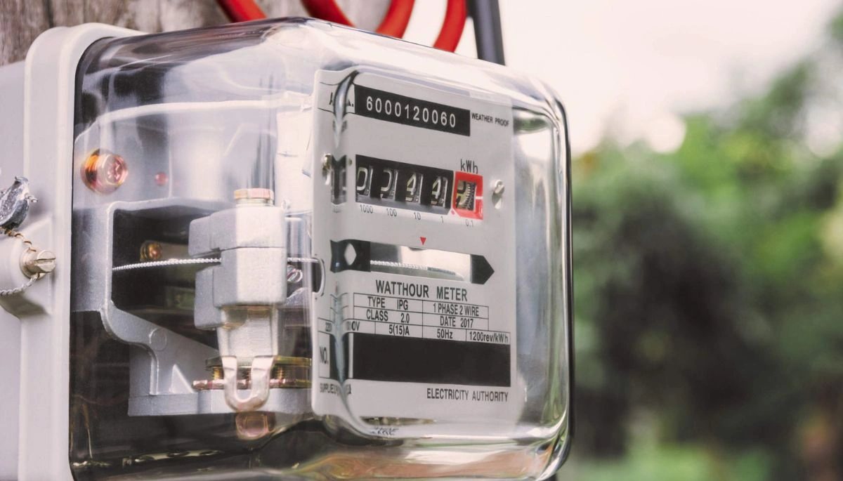 A smart meter malfunction caused an astronomical electricity bill of ₹6 crore in Patna. The bill was later corrected by the electricity department after a complaint from the consumer.