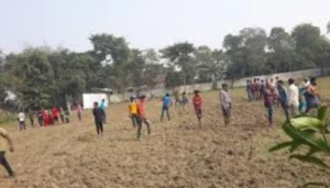 डिप्टी मेयर बनीं चिंता देवी: सफाई कर्मी से सब्जी बेचने तक का चौंकाने वाला सफर 6 Police Officers Set Up A Camp In Pinda Village, Katihar, After A Violent Land Dispute Involving Firearms And Bows.