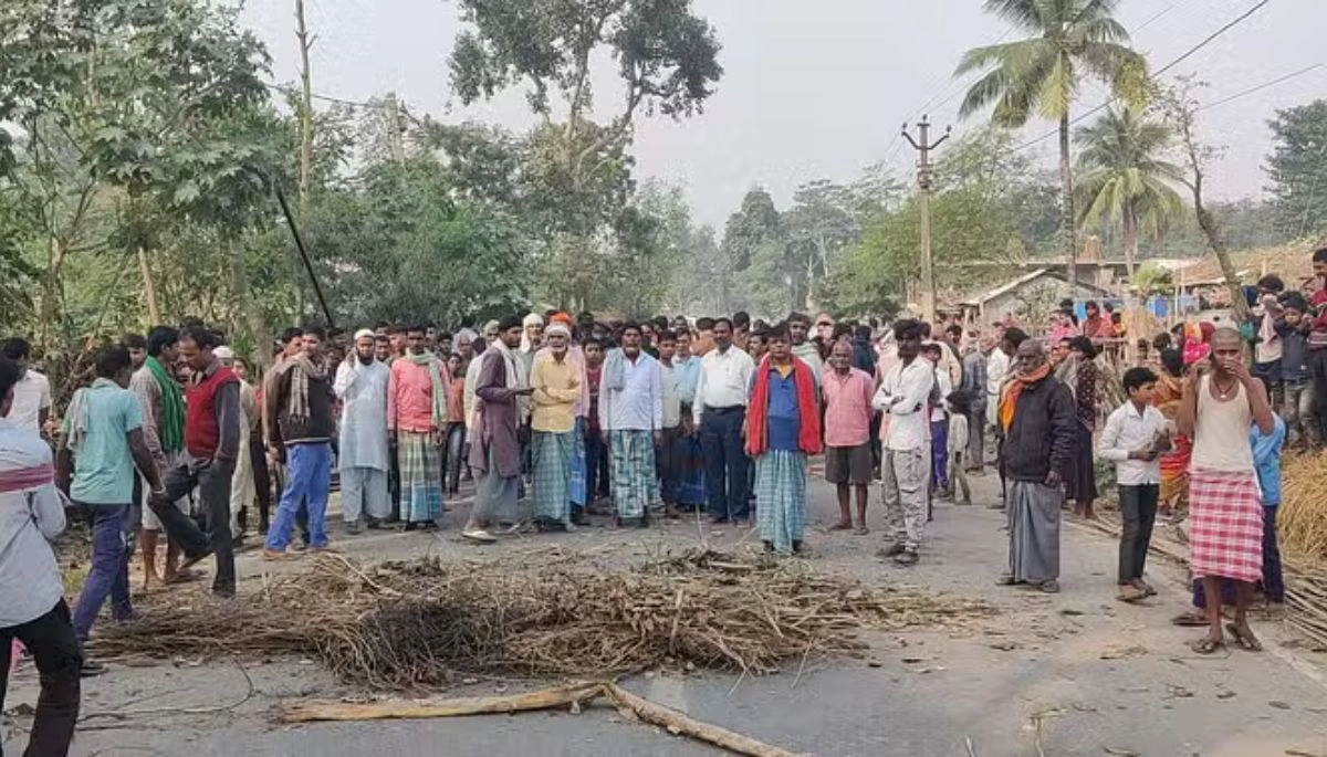बिहार में ट्रक हादसे ने ली जान, सड़क पर बवाल: लोगों ने मुआवजे की मांग पर किया प्रदर्शन! 1 Bihar News