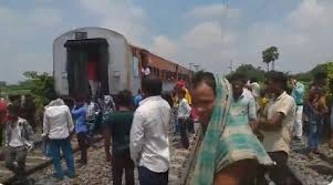 Bihar News: बेतिया में पुलिस टीम पर हमला, Si की वर्दी फाड़ी, इलाके में हंगामा 4 Bihar News