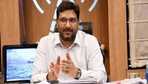 पटना-बांद्रा सुपरफास्ट एक्सप्रेस में लगी आग: बड़ा हादसा टला, यात्रियों में मचा हड़कंप 6 A File Photo Of Enforcement Directorate (Ed) Headquarters, Symbolizing Legal Action Against Corruption, With A Blurred Overlay Of Documents And Handcuffs Representing Financial Investigations.