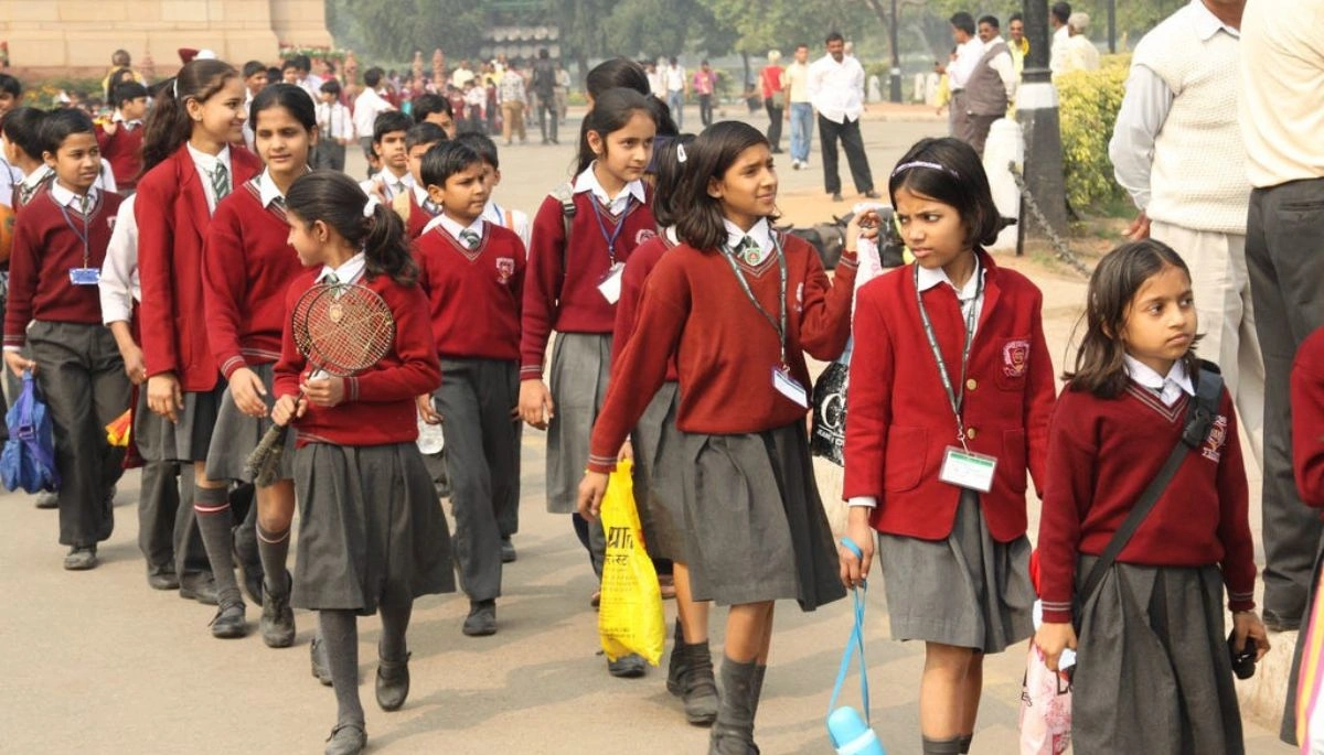 A Bihar headmaster caught on video taking MDM eggs home, prompting swift action from the education department.
