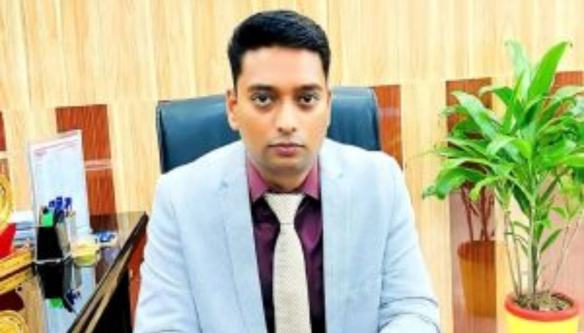 Two data entry operators and one revenue employee suspended in Munger for misconduct in land registry.
