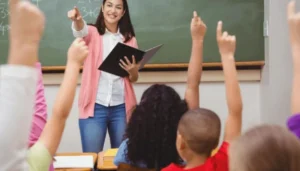 सड़क हादसा: ट्रक की चपेट में आकर महिला और उसके मासूम बेटे की हुई मौत, परिजनों में छाया मातम 2 Government School Teachers In Bihar Under Scrutiny For Misuse Of E-Shikshakosh App To Mark Attendance Fraudulently.