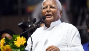 पटना में शिव चर्चा के दौरान करंट लगने से महिला की मौत, 15 घायल: हादसे की जानकारी 4 Folk Singer Devi Performing On Stage, Controversy Erupts During 'Raghupati Raghav Raja Ram' Hymn, Audience Creates Uproar.