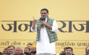 Prashant Kishor faces setback as Munazir Hasan and Devendra Prasad Yadav resign from Jan Suraaj's core committee.