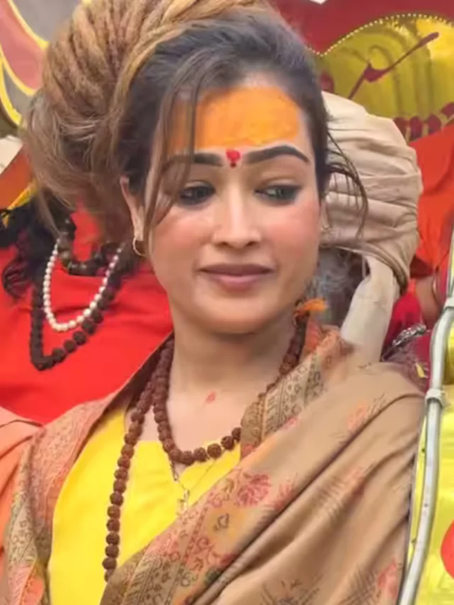कितनी पढ़ी-लिखी हैं वायरल हो रही हर्षा रिछारिया?
