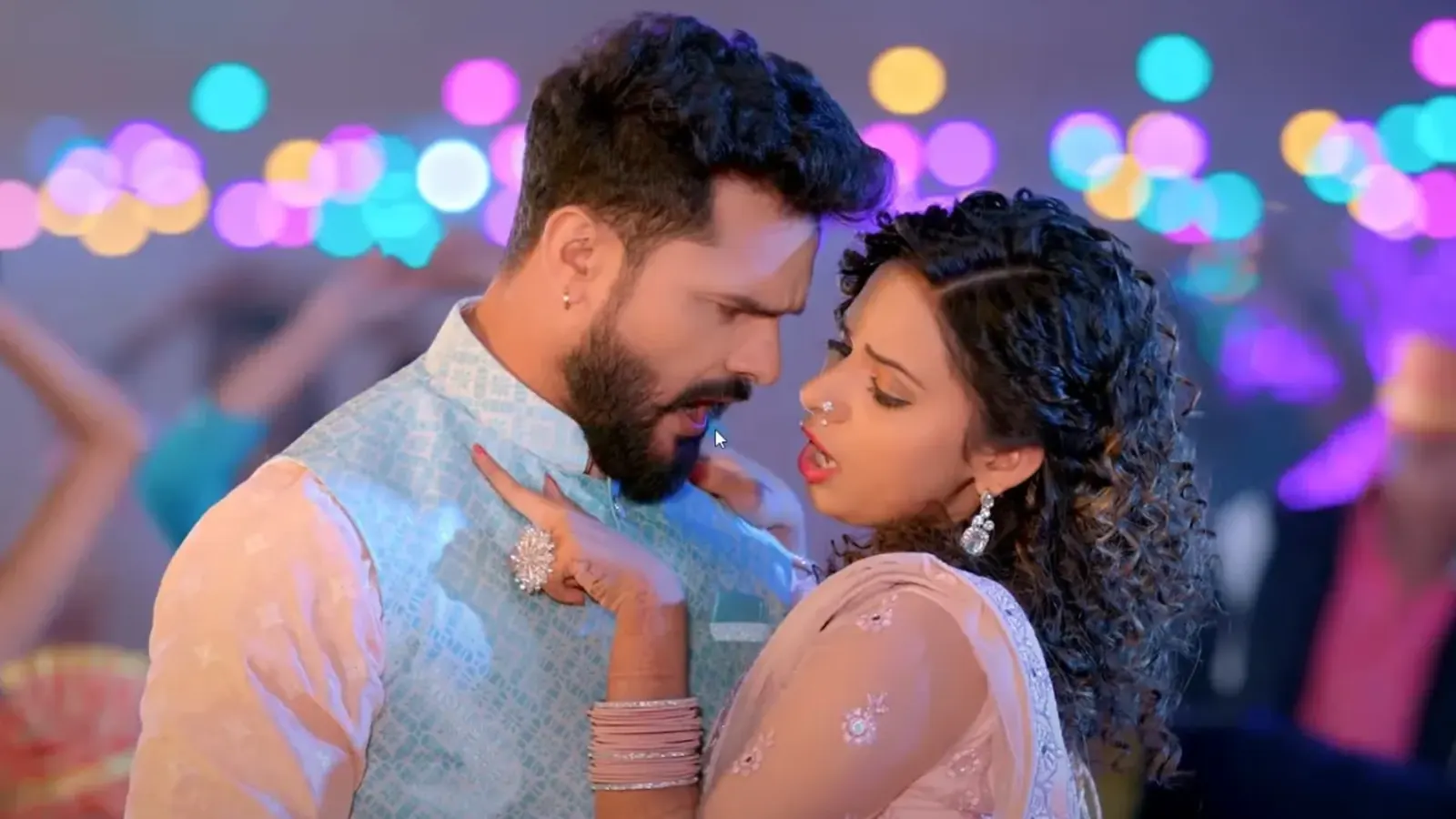 Bhojpuri Song: Gaal Katwa Jija Khesari Lal Yadav और Shilpi Raj का नया गाना बना इंटरनेट का बादशाह, देखिए वायरल नोकझोंक!