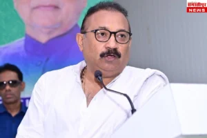 Prashant Kishore Health Update: मंच पर दर्द से तड़प उठे प्रशांत किशोर, बिहार बदलाव यात्रा के दौरान बिगड़ी तबीयत 5 Bihar Politics News: बिहार में मंत्री अशोक चौधरी द्वारा प्रशांत किशोर के खिलाफ मानहानि का मुकदमा दर्ज कराने की तैयारी, पटना में जेडीयू सम्मेलन के दौरान बयान देते हुए।
