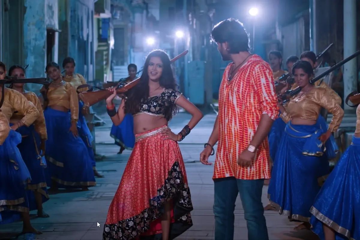 Bhojpuri Song 'चढल जवानी' में Pradeep Pandey Chintu और Shilpi Raghwani ने बेहतरीन केमिस्ट्री दिखाई है। जानिए इस नए गाने की पूरी डिटेल।