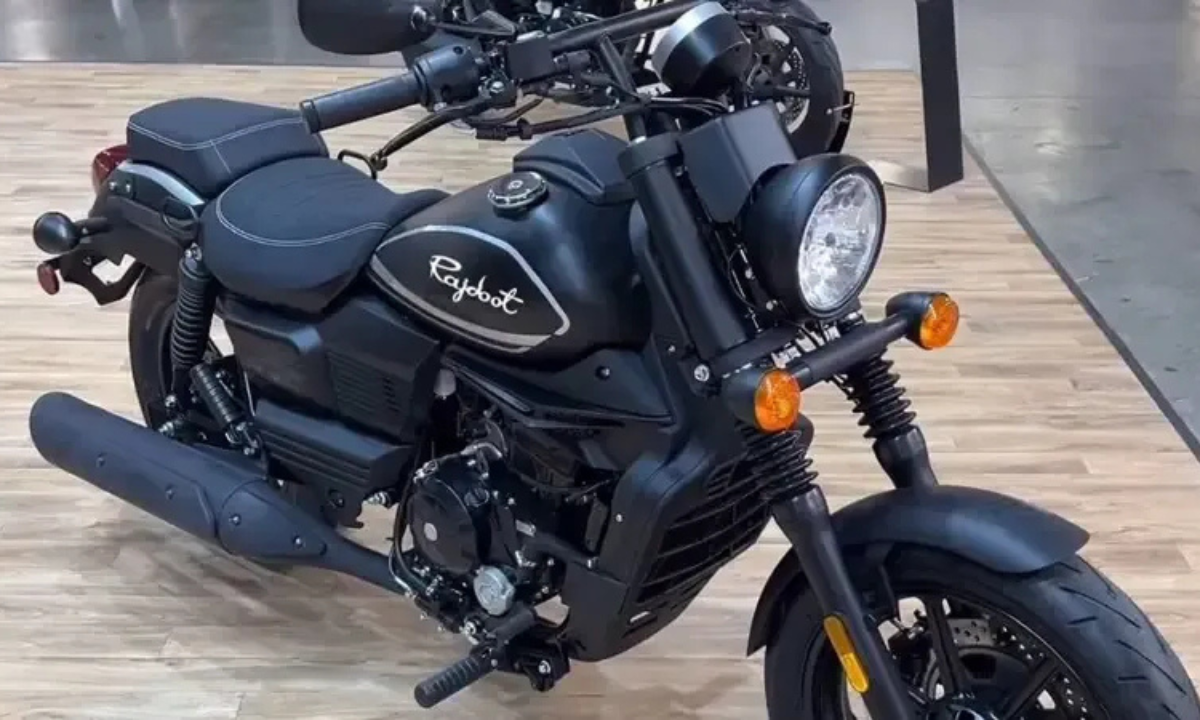 New Rajdoot Bike 2025: भारत की सड़कों पर लौट रही है देशी धड़कन – Rajdoot बाइक 5 New Rajdoot Bike 2025: बाइक का रेट्रो-आधुनिक लुक, युवाओं के लिए आकर्षक डिजाइन के साथ