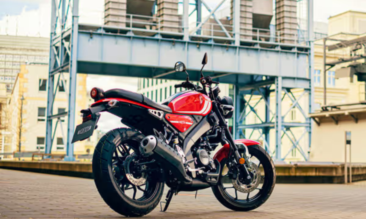 Yamaha Rx 155: दमदार परफॉर्मेंस और रेट्रो लुक में जल्द लॉन्च होगी ये नई बाइक 3 Yamaha Rx 155 बाइक का नया रेट्रो लुक और मॉडर्न डिजाइन, 2026 लॉन्च से पहले सामने आई पहली झलक