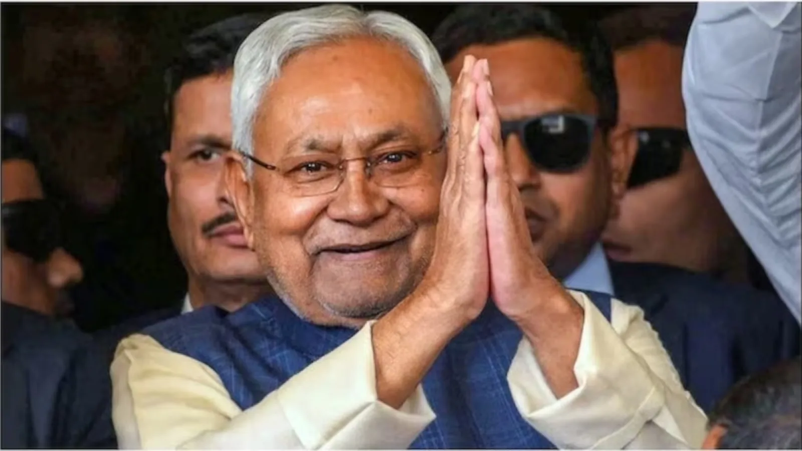 Naya Chunavi Hathiyar: नीतीश कुमार का देखिए कैसा है उनका हाईटेक प्रचार रथ!