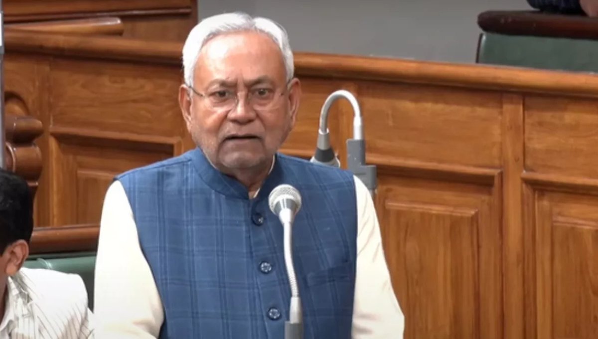 Naya Chunavi Hathiyar: नीतीश कुमार का देखिए कैसा है उनका हाईटेक प्रचार रथ!