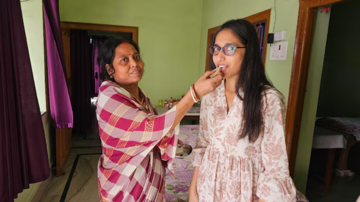 Beti Saumya Yadav Jpsc Result Success Story: गोड्डा की बेटी की सफलता ने रच दिया इतिहास 2 Beti Saumya Yadav Jpsc Result Success Story में 178वीं रैंक हासिल करती हुई गोड्डा की बेटी सौम्या यादव की सफलता की तस्वीर