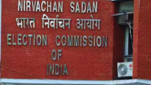 Bihar Election 2025 Congress Vs Rjd सीट बंटवारे की रणनीति राहुल गांधी की यात्रा से बढ़ा आत्मविश्वास 3 Bihar Election 2025 New Booths की जानकारी देते हुए अधिकारी और राजनीतिक दलों के प्रतिनिधि बैठक में