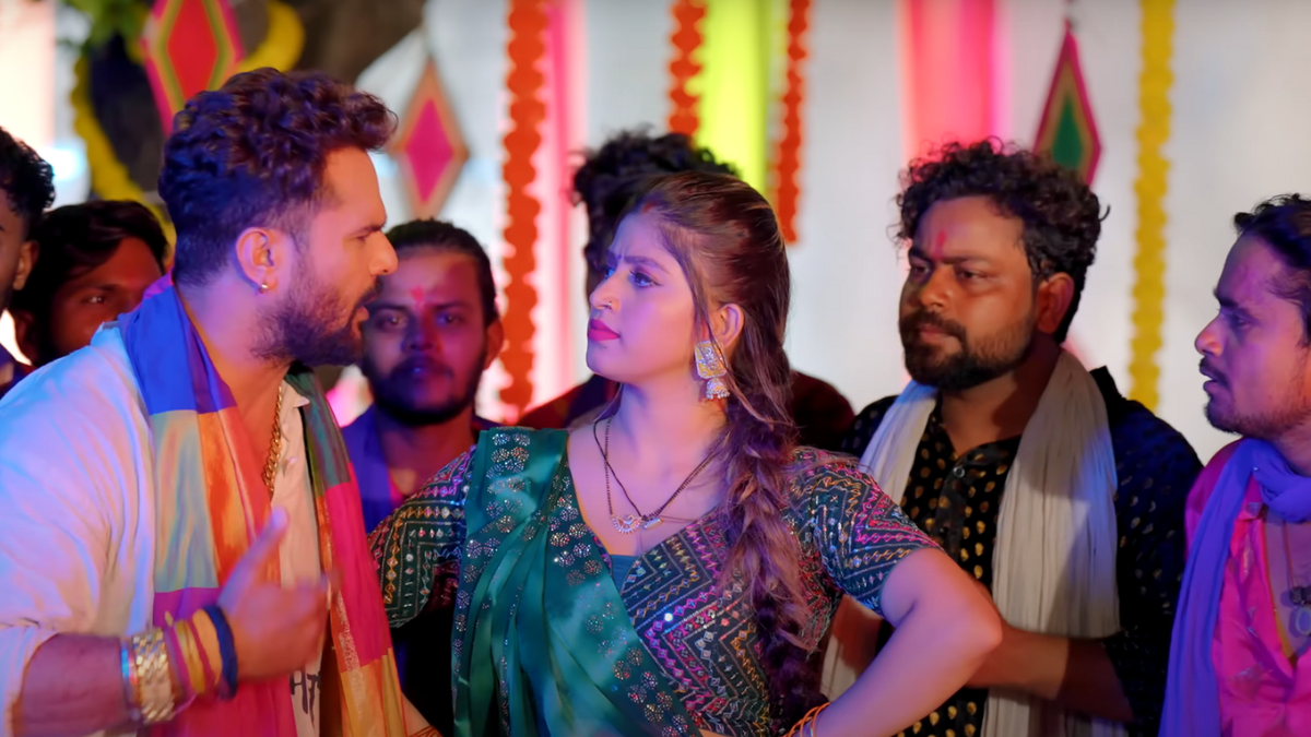 Khesari Lal Yadav Chudi Hariyarki Song: सावन में मचा तहलका! खेसारी लाल का 'चुड़ी हरियरकी' फिर बना यूट्यूब का बम – देखें धमाकेदार वीडियो! 6 Khesari Lal Yadav Chudi Hariyarki Song: खेसारी लाल यादव का बोलबम सॉन्ग 'चुड़ी हरियरकी' सावन में वायरल भोजपुरी गाना
