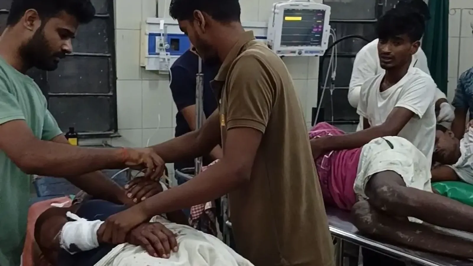 Samastipur hospital emergency chaos में इमरजेंसी वार्ड में डॉक्टर की गैरमौजूदगी और मरीजों का हंगामा
