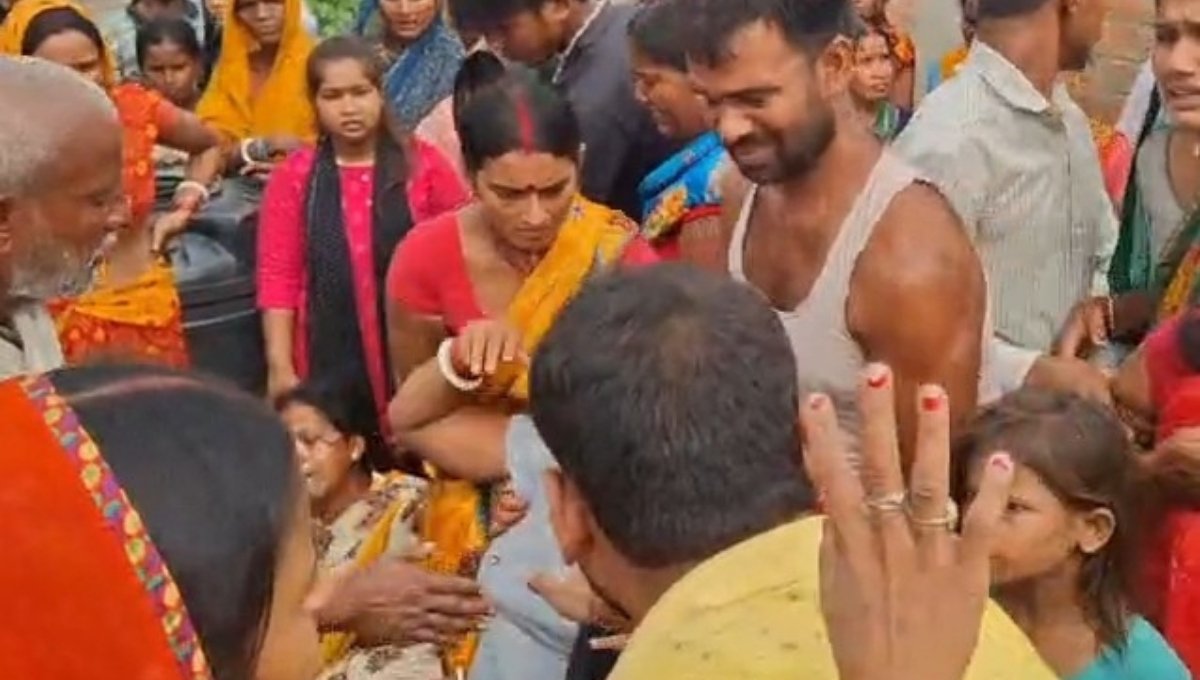 Woman Murdered Brutally: समस्तीपुर में खौफनाक वारदात! महिला की बेरहमी से हत्या, गांव में दहशत! 2 Woman Murdered Brutally In Samastipur: महिला की गला रेतकर हत्या से इलाके में सनसनी