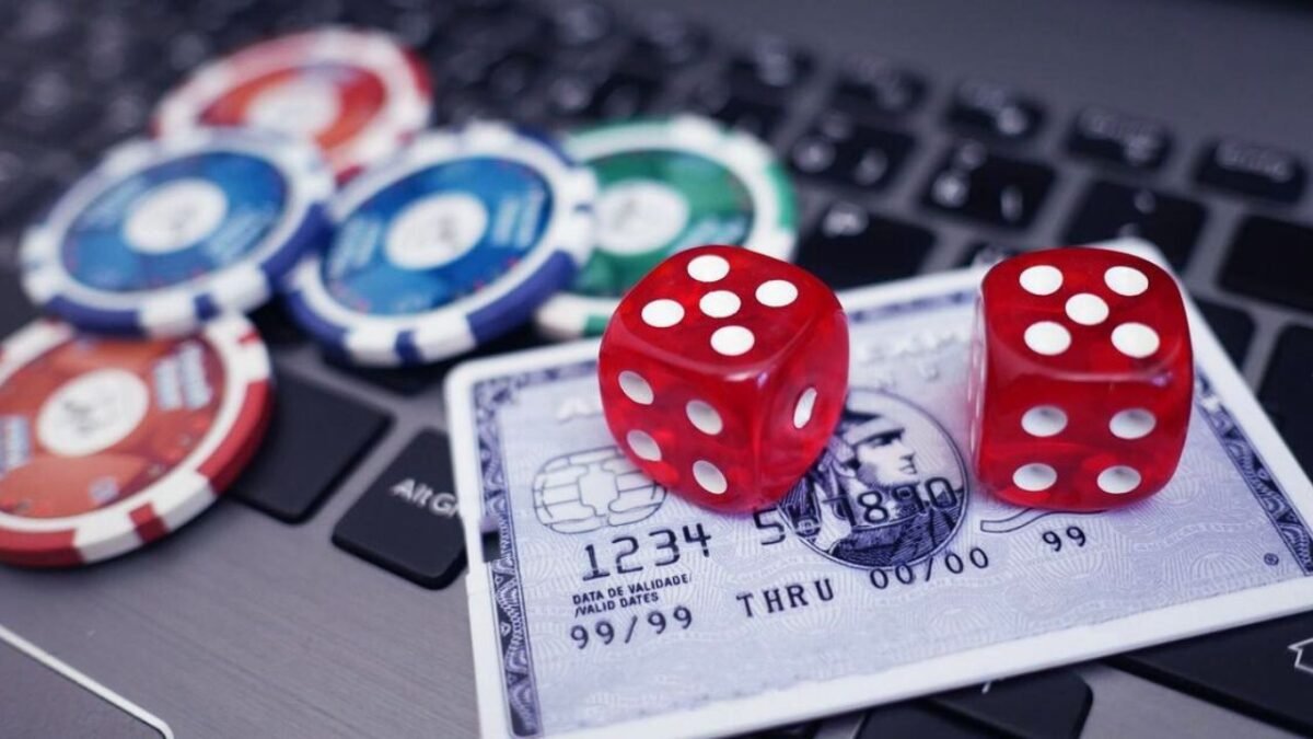 Online Gaming Bill 2025: सरकार ने ऑनलाइन मनी गेमिंग पर कड़ा कानून बनाया 2 Online Gaming Bill 2025: केंद्रीय मंत्री अश्विनी वैष्णव ने ऑनलाइन मनी गेमिंग पर सरकार का रुख बताया