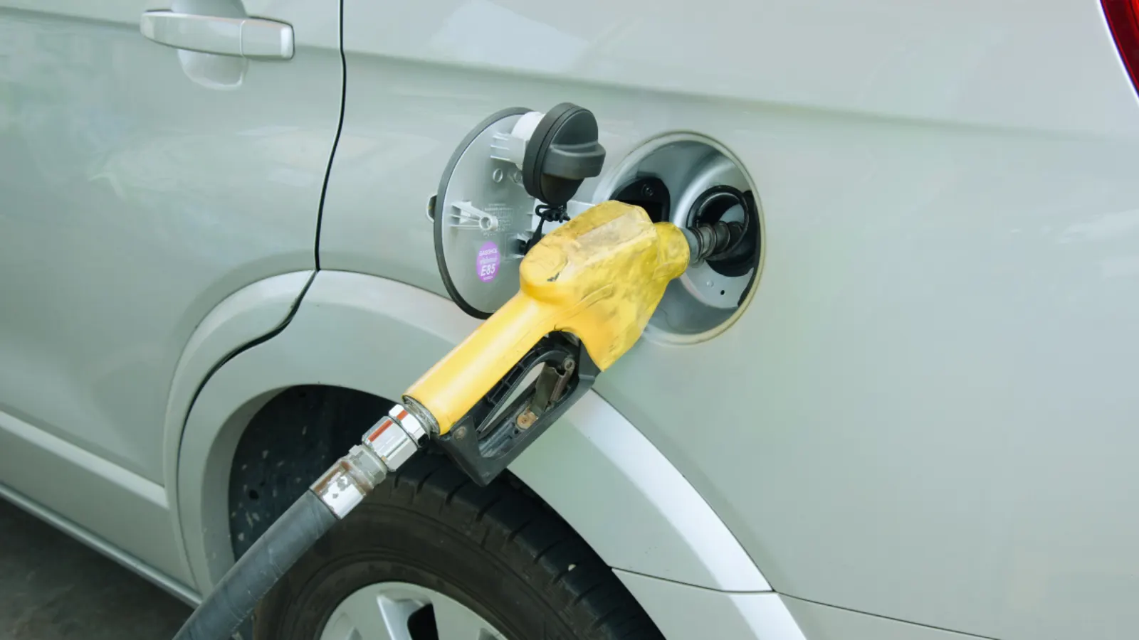Petrol Diesel Price Today 27 August 2025: पटना और लखनऊ में गिरे पेट्रोल-डीजल के दाम, जानें अपने शहर का ताज़ा रेट