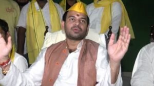 Bihar Elections 2025: बिहार चुनाव से पहले राज्य में बढ़ी चौकसी, हर जिले में सुरक्षा के पुख्ता इंतज़ाम 4 Tej Pratap Yadav: तेज प्रताप यादव मनेर में रोड शो करते हुए, जनता को संबोधित करते हुए