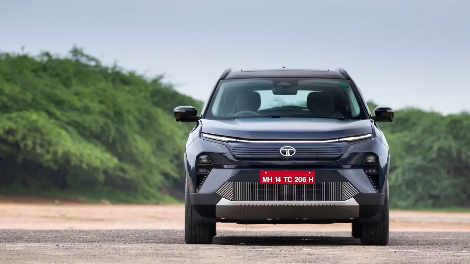 Tata Harrier EV 2025: इलेक्ट्रिक SUV में दमदार परफॉर्मेंस और एक छोटी खामी