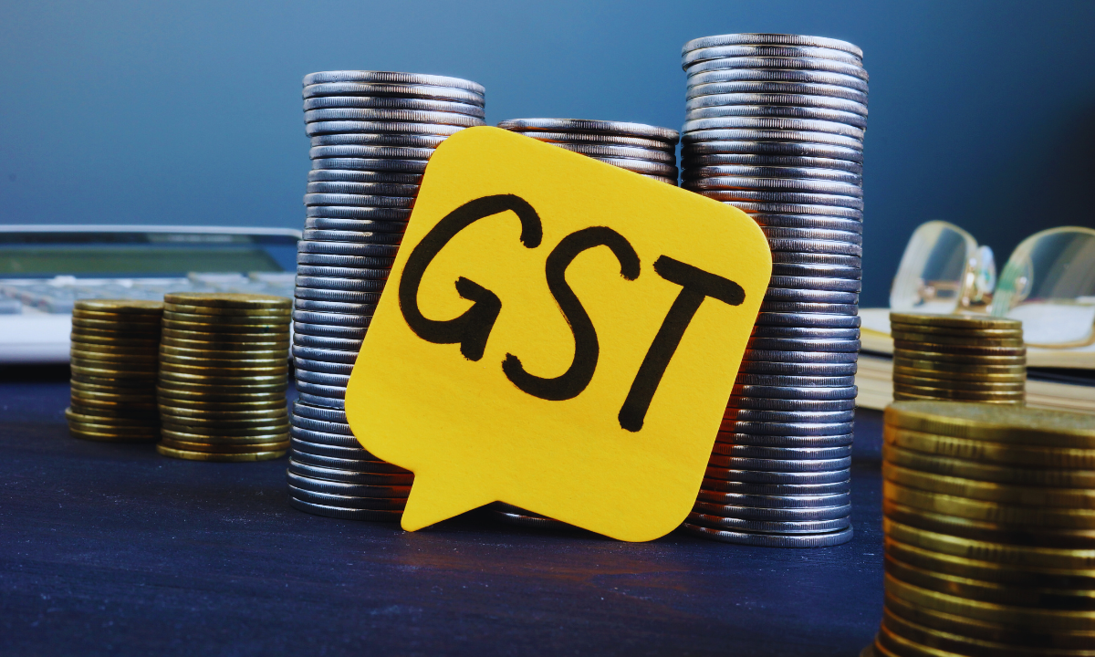 Gst Rate Cut: 22 सितंबर से लागू होगा नया Gst, जानिए क्या-क्या होगा सस्ता 2 Gst Rate Cut: जीएसटी सुधार 2025 के तहत घरेलू आवश्यक वस्तुओं और उपभोक्ता सामानों पर कम टैक्स दरों की घोषणा के बाद स्वच्छ बाजार का दृश्य