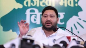 Bihar Chunav 2025 Live: बयानबाजी और भावनाओं की गर्मी, नेताओं की सख्त चेतावनी 2 Tejashwi Yadav Addressing Bihar Election 2025 Rally With Lalu Prasad Yadav