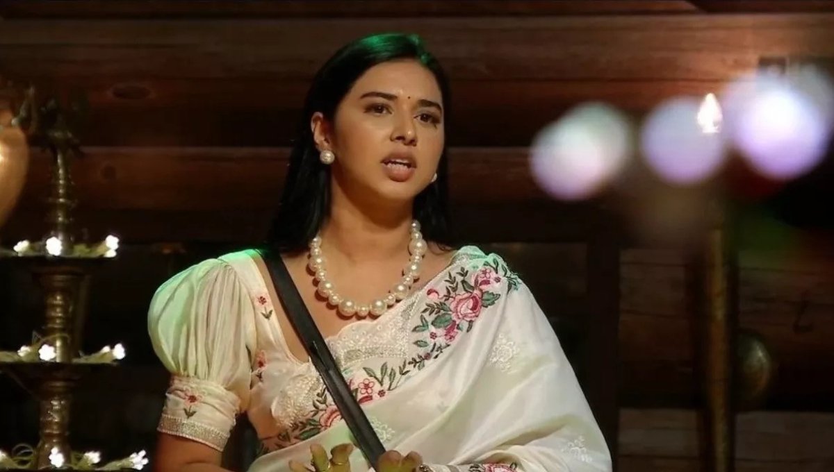 Tanya Mittal Exposed Bigg Boss 19 viral video revealing lies and cheating inside house
