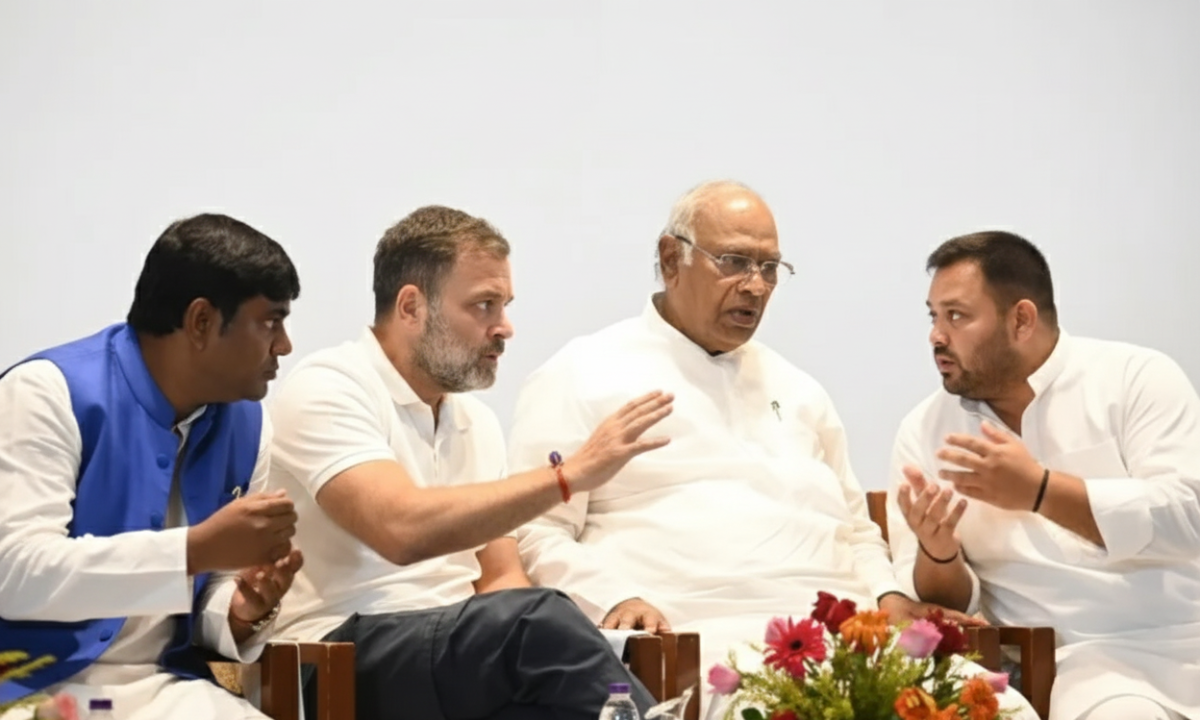 लालू यादव और तेजस्वी यादव को समर्थकों ने पटना में घेरा — Bihar Chunav 2025 में टिकट विवाद बढ़ा