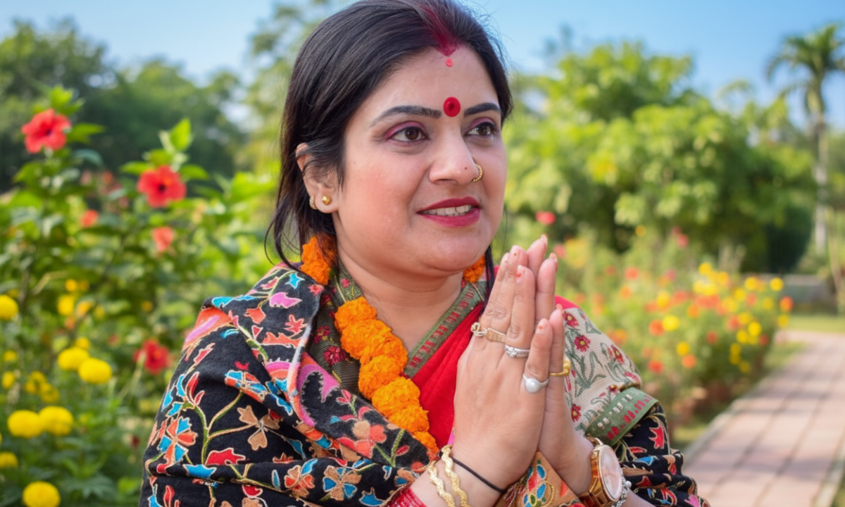 Bihar Election 2025 में छपरा की पूर्व मेयर राखी गुप्ता ने BJP से बगावत कर निर्दलीय चुनाव लड़ने का ऐलान किया।