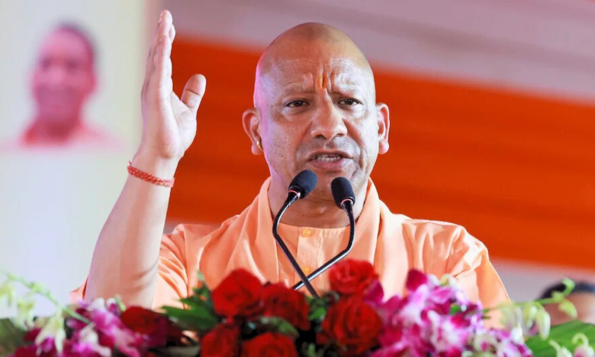 Yogi Adityanath addressing election rally in Bihar ahead of Bihar Election 2025, attacking Congress and RJD over Vikas vs Burqa issue