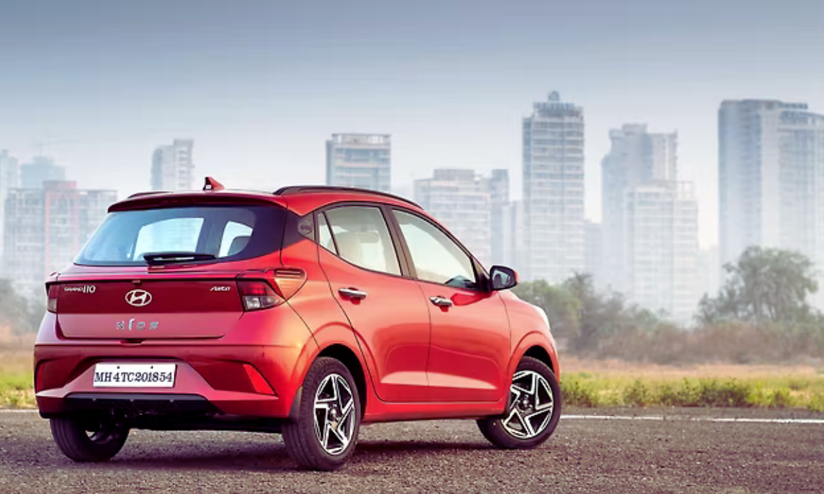 Hyundai Diwali Discounts 2025: दिवाली पर Hyundai कारों पर ₹1.7 लाख तक की छूट, जानें पूरी जानकारी 2 Hyundai Diwali Discounts 2025: Hyundai कारों पर दिवाली ऑफर, Grand I10, Venue, Exter और Alcazar पर ₹1.7 लाख तक की छूट