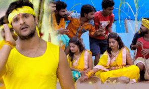 Akshara Singh Chhath Geet: अक्षरा सिंह ने छोड़ी फिल्म की शूटिंग, छठी मैया गीत ने मचाया धमाल 4 Khesari Lal Yadav Diwali Song Padaka Mudi Pe Phorbe Viral Bhojpuri Festive Video 2025