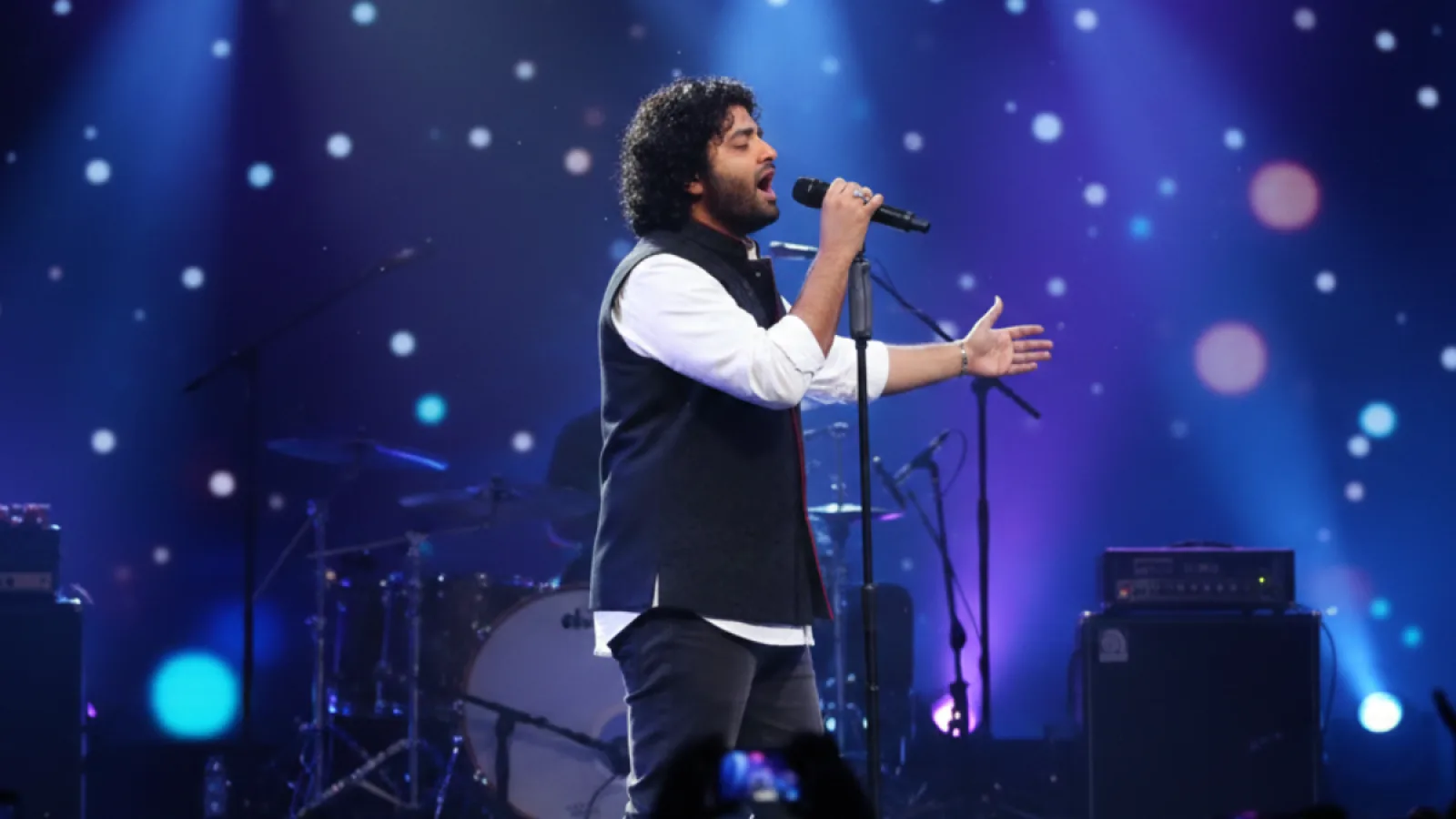 Arijit Singh Shocked Fans! प्लेबैक सिंगिंग छोड़ने का ऐलान, वजह जानकर रह जाएंगे हैरान
