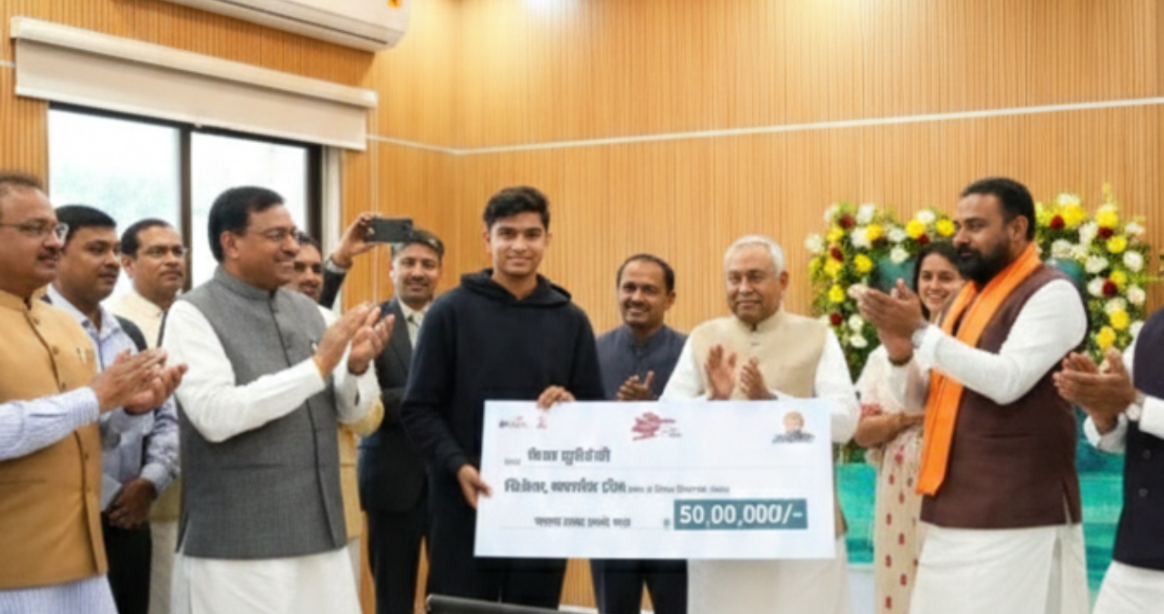 Bihar CM Nitish Kumar ने Vaibhav Sooryavanshi पर बरसाए ₹50 लाख! U-19 स्टार का भव्य सम्मान