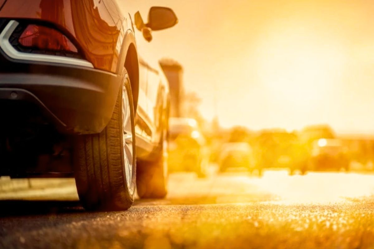 Summer Car Care: गर्मी में इंजन ओवरहीट होने से कैसे बचाएं, अपनाएं ये जरूरी टिप्स