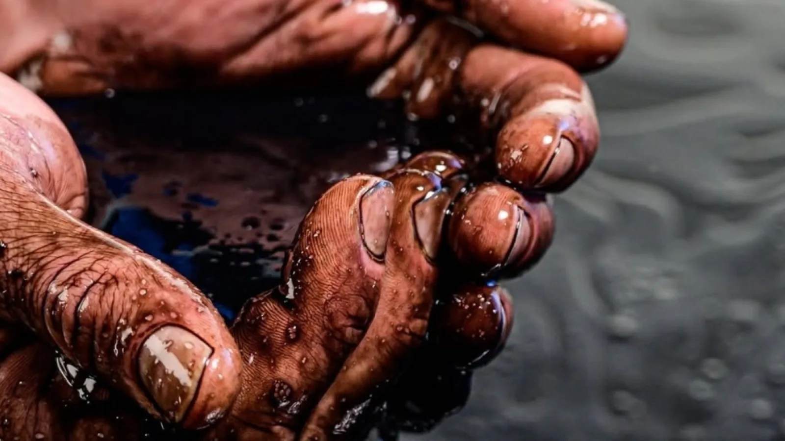 Crude Oil महंगा! Middle East तनाव से तेल की कीमतें ढाई साल के हाई पर