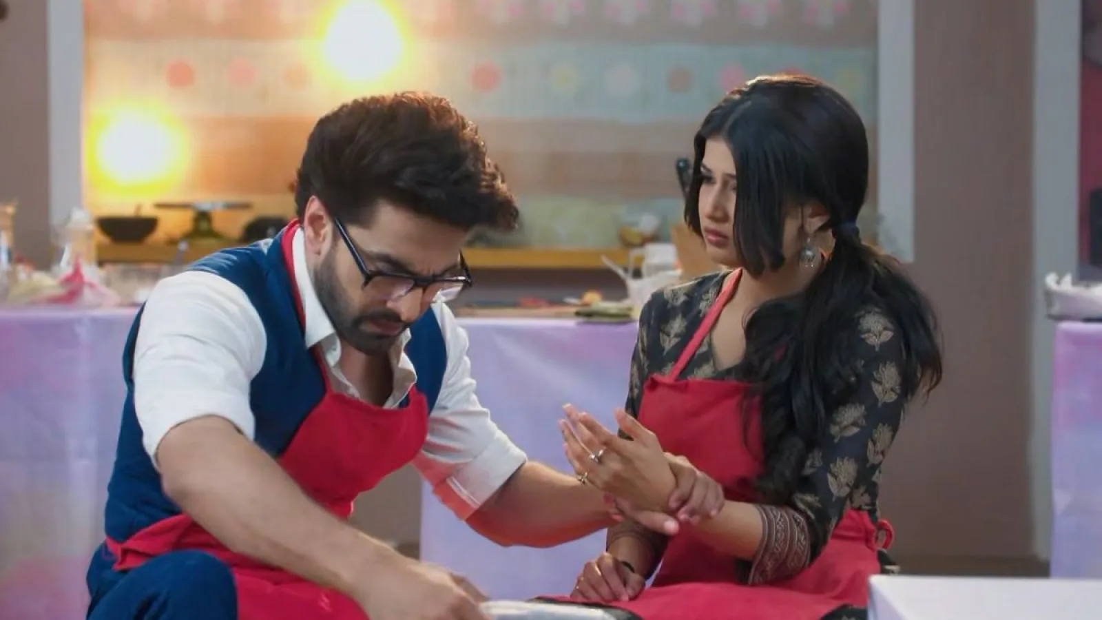 Yeh Rishta Kya Kehlata Hai: मायरा की जिद पर बेकरी क्लास पहुंची अभीरा, वर्कशॉप में अरमान से टक्कर
