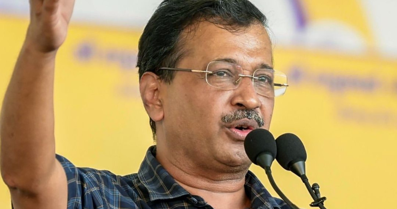 Gujrat Election: गुजरात में ‘एक साथ’ BJP-कांग्रेस? केजरीवाल का बड़ा आरोप, सियासत गरम